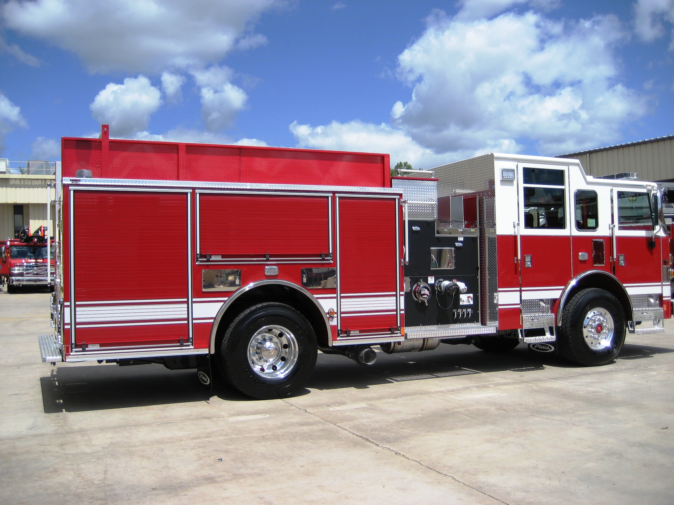 Pierce Arrow XT Custom Pumper Fire Truck - Emergency ...